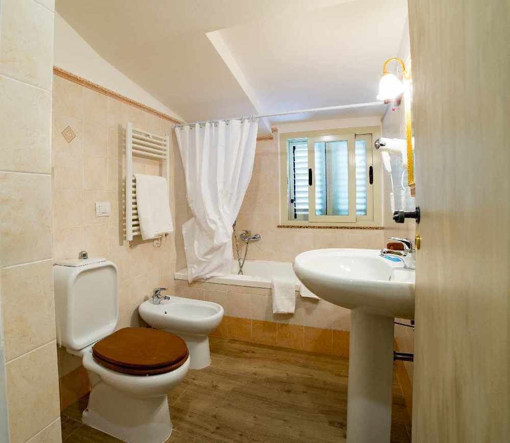 Quattro Torri B&B Санта Тереза ди Рива Екстериор снимка
